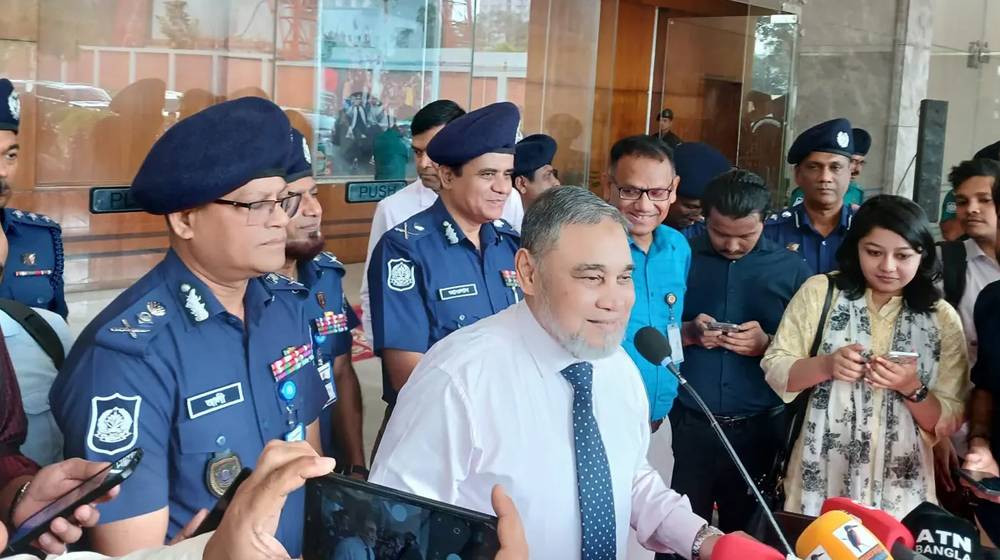 স্থানীয় নির্বাচনে পুলিশকে বেআইনি নির্দেশনা দেওয়া হবে না: সিইসি
