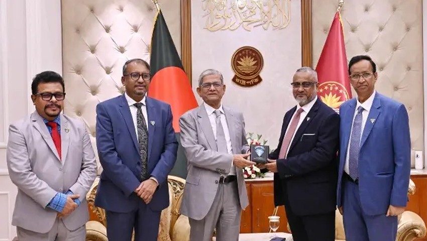 প্রভাবশালী হলেও দুর্নীতিবাজদের আইনের আওতায় আনতে দুদককে রাষ্ট্রপতির নির্দেশ