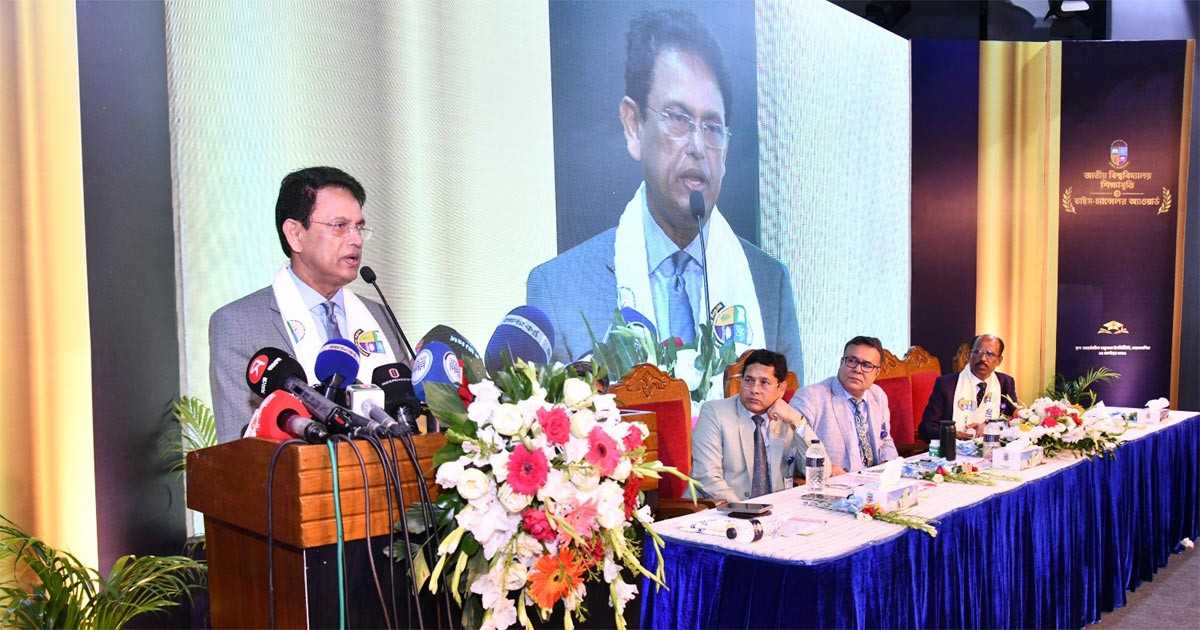 এসএসসির খাতা মূল্যায়নে ত্রুটি, পরীক্ষকদের জবাবদিহির আওতায় আনার নির্দেশ