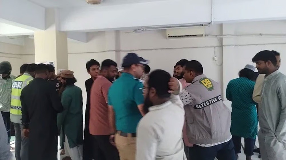তেজগাঁও কলেজ মসজিদে গোপন বৈঠকের অভিযোগে ২৩ জন আটক