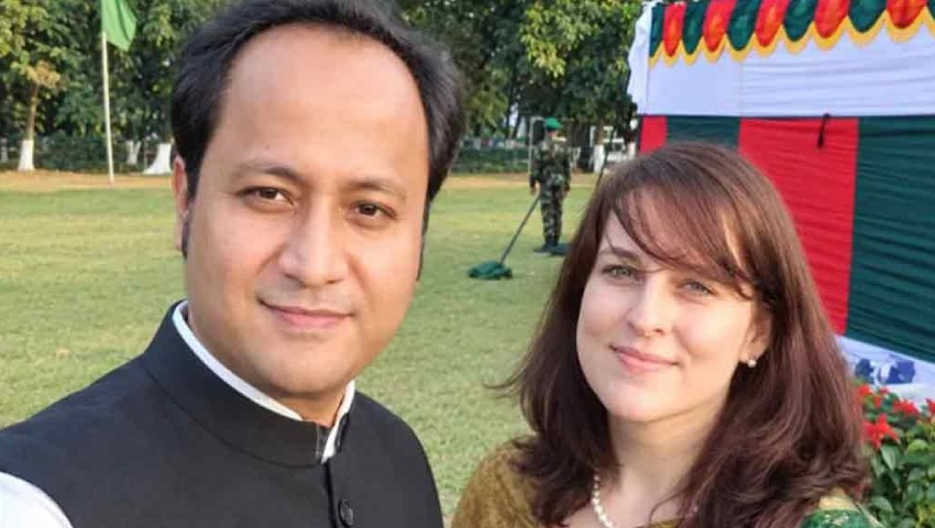 নওফেলের স্ত্রী ইমা ক্লেয়ার বার্টনের দেশত্যাগে নিষেধাজ্ঞা