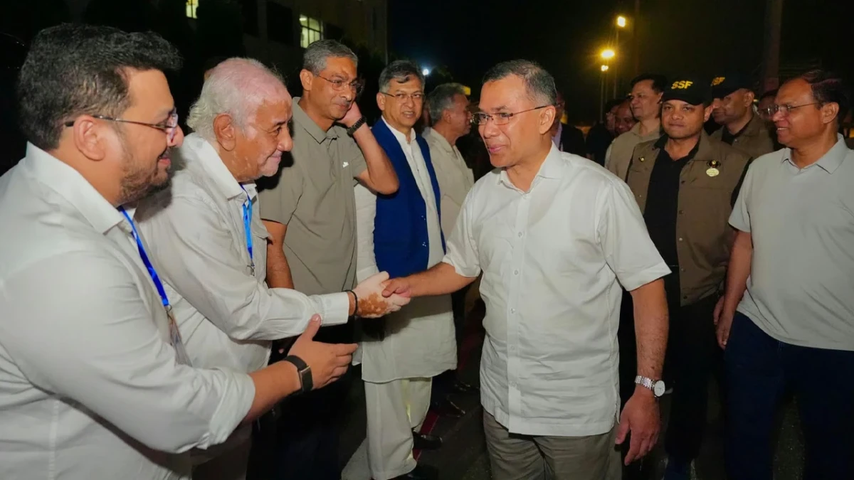 চট্টগ্রামে দুর্গাপূজামণ্ডপ পরিদর্শনে প্রধানমন্ত্রী তারেক রহমান, সম্প্রীতির বাংলাদেশ গড়ার আহ্বান